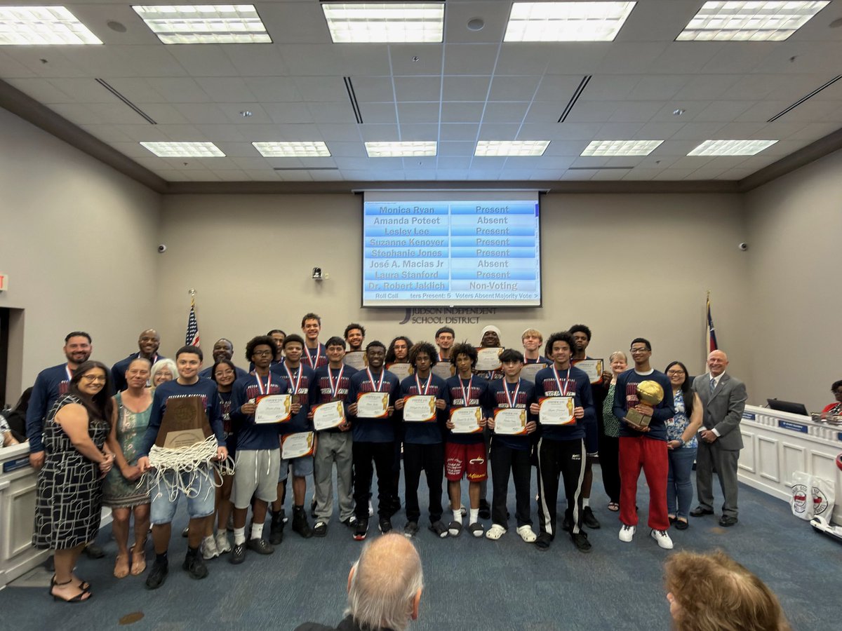HoopsVmhs's tweet image. Thank you, @JudsonISD School Board, for recognizing our incredible season! #ACTS #FAMILY

@JISD_ATHLETICS @SAVeteransHS