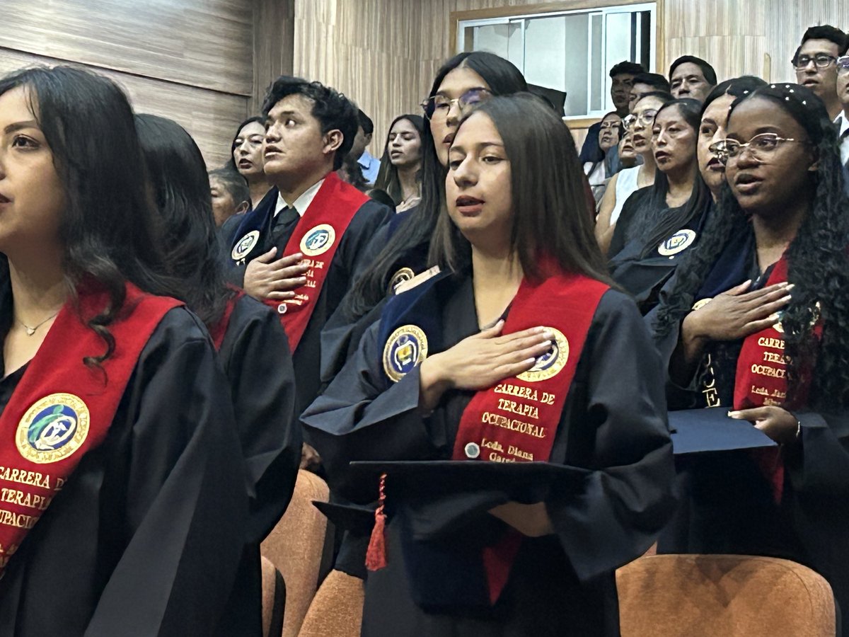 Ahora en la ceremonia de incorporación de 32 Terapeutas Ocupacionales en la FCDAPD de la UCE