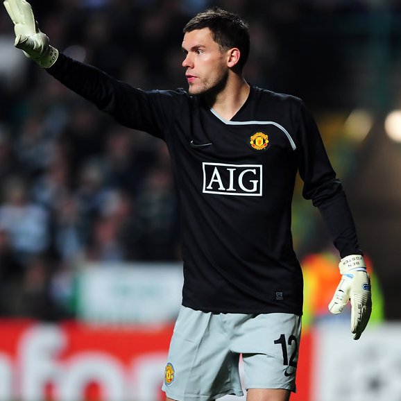 Man Utd Retro | Rever7z tweet media