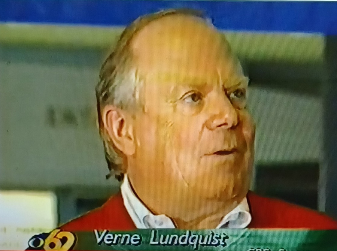 parkerandtheman's tweet image. ---- In 2000, I hosted the #MSU specials for BIG 62 CBS Detroit TV on its way to the NATTY which is still most recent Big 10 #NCAA hoops title. Sweet 16 was @ the Palace.  Here I am with the legends Verne Lundquist and Bill Raftery.  Yuckin` it up before MSU played Syracuse! #B1G