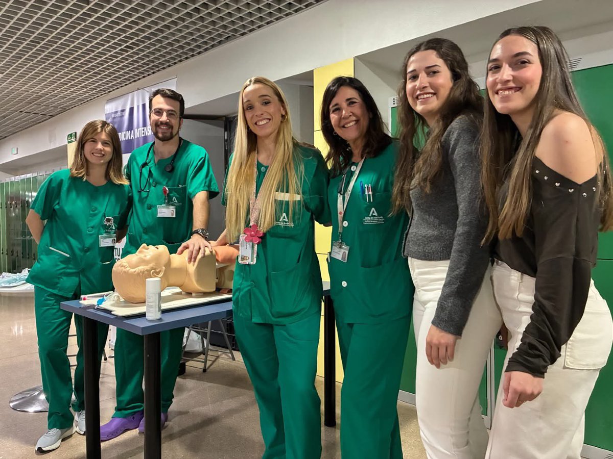 Cuidados Intensivos Hospital Reina Sofia tweet media