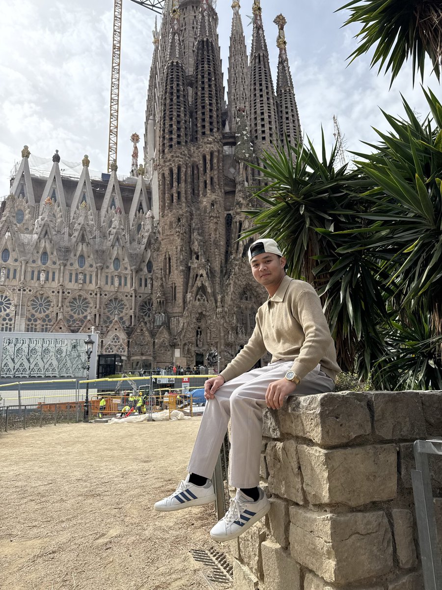 Josh42574672's tweet photo. Sagrada Family, Barcelona Spain 🇪🇸 https://t.co/ral0ULFFin