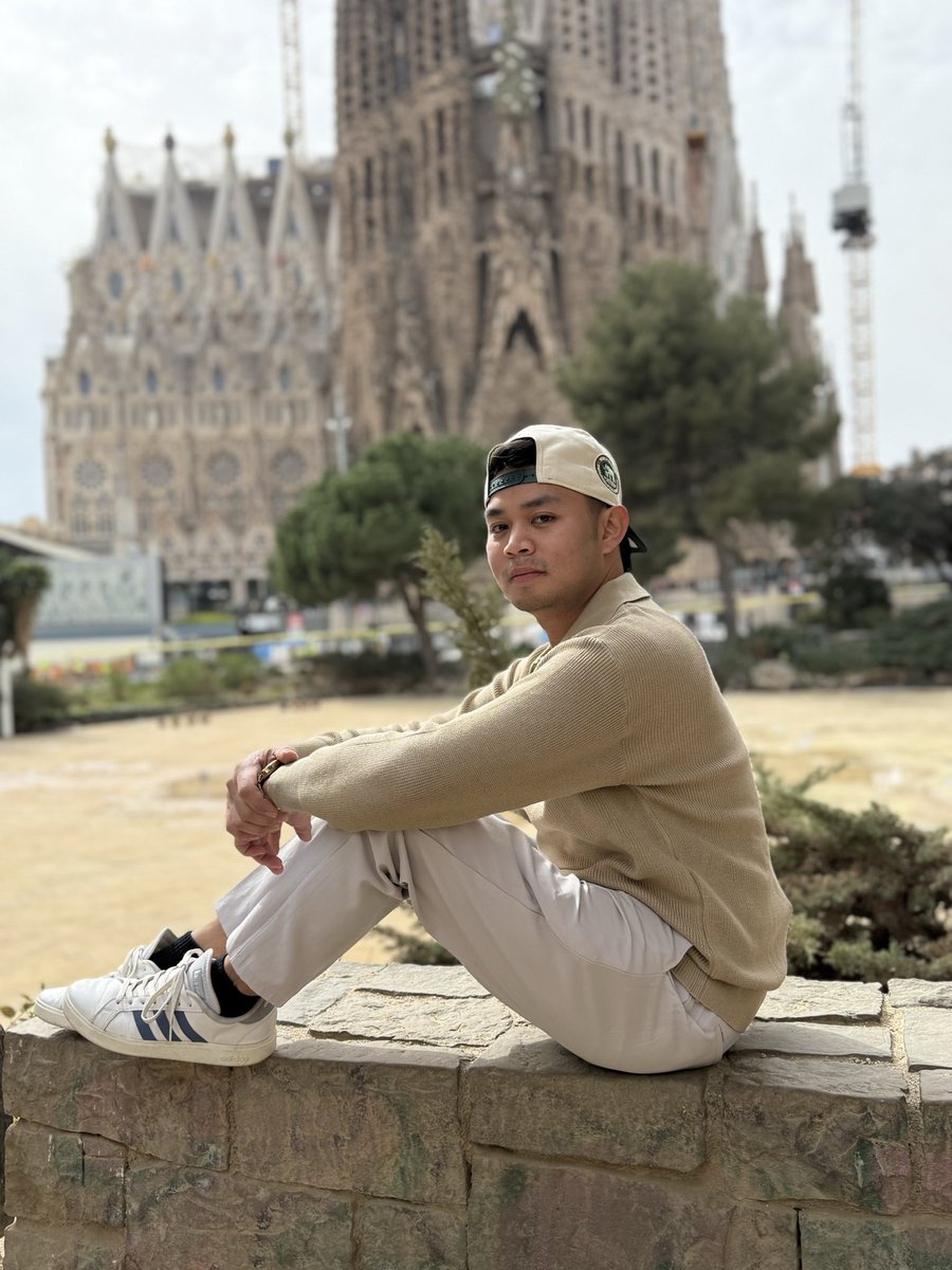 Josh42574672's tweet photo. Sagrada Family, Barcelona Spain 🇪🇸 https://t.co/ral0ULFFin