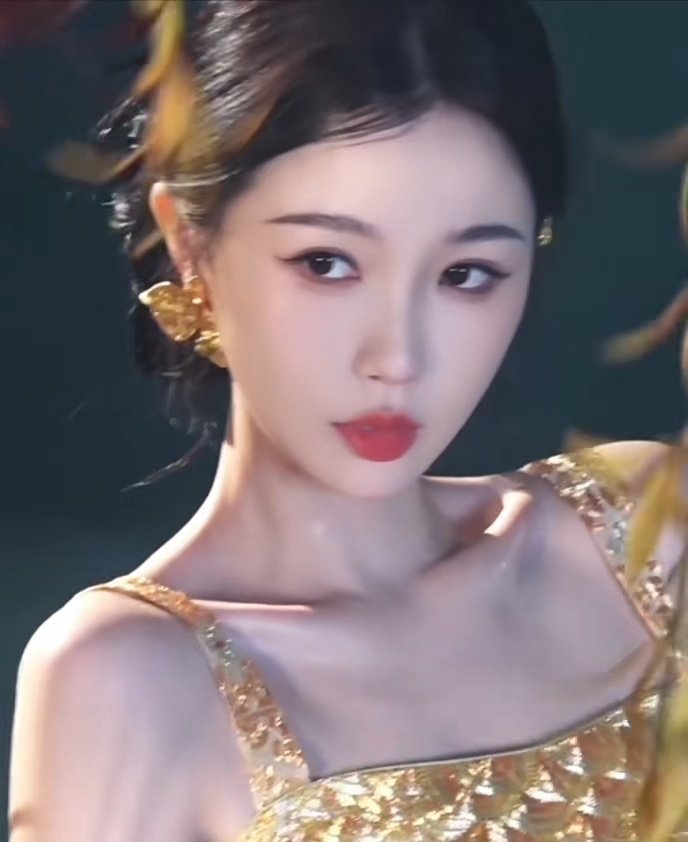 yu shuxin pics tweet media