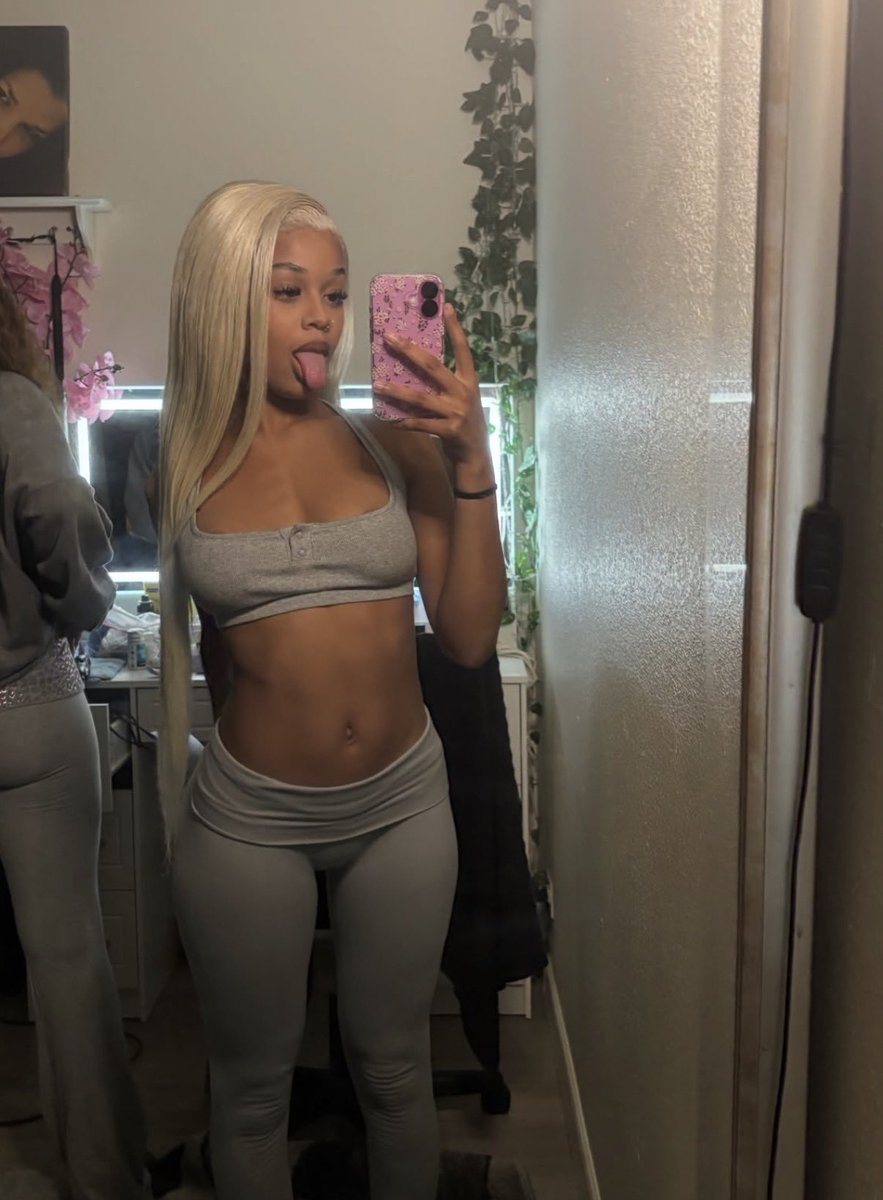 c00chiechanel's tweet photo. In the bayyyyy hmu for meets https://t.co/baw5eSMRu2