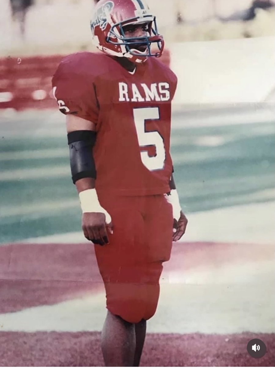 LandonGilmore26's tweet image. BLESSED TO RECEIVE A OFFER FROM WSSU 🖤❤️ @WSSURamFootball #AGTG 10000% COMMITTED @T_Woodbury11 @coachrandall55 💪🏾

Stayed down for this‼️

Pops @blackmansachs ❤️ #LEGACY cont..