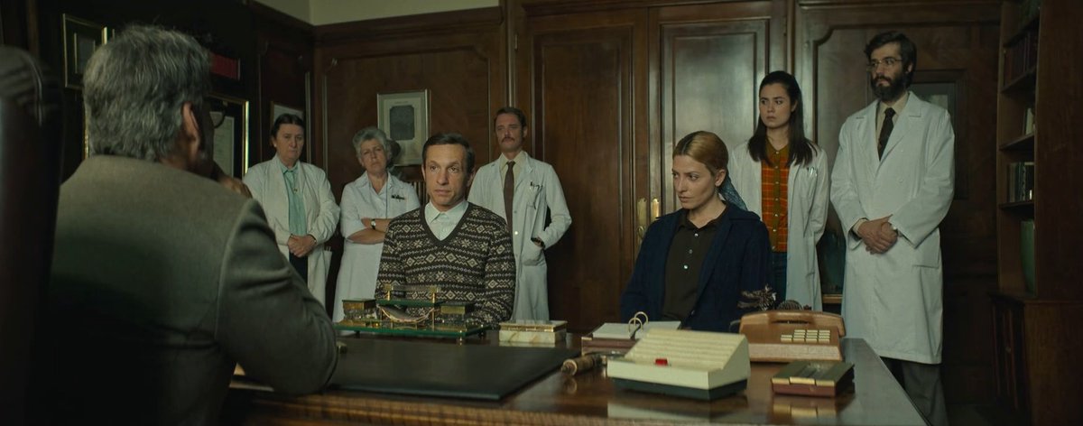 sayonarabalsa's tweet photo. #LosRenglonesTorcidosdeDios Shutter island twistini yem olarak atıp kült filme benzerliğini kıvrak bir zekayla oyunun parçasına dönüştürmüş fıstık gibi bir film. 
Önden büyük bir final twistine hazırsın, ayıksın ama yönetmenin sana oyunu çözme hazzını kolayca yaşatmaya niyeti yok https://t.co/2WzgP10lNh