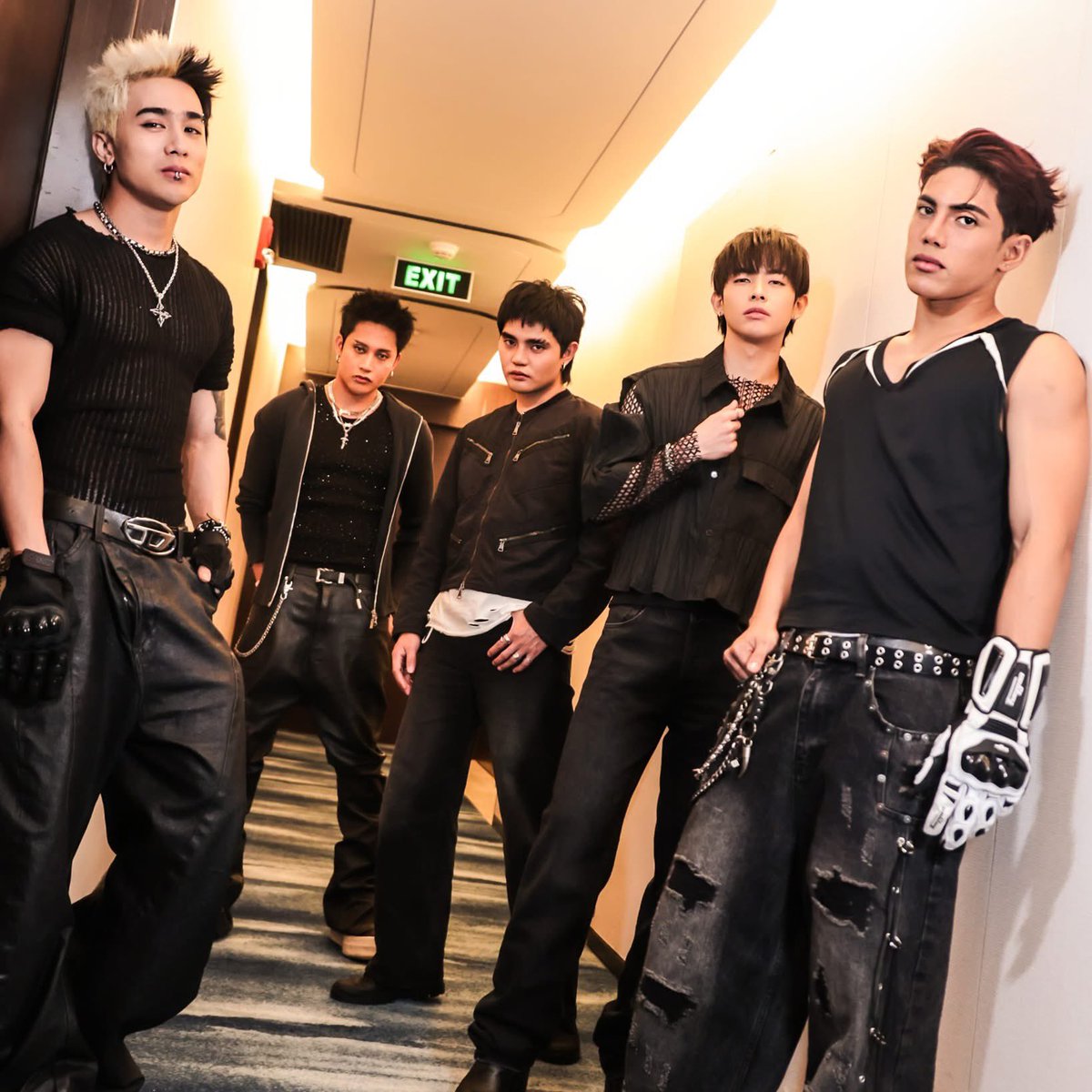 allchartsPH 🇵🇭 tweet media