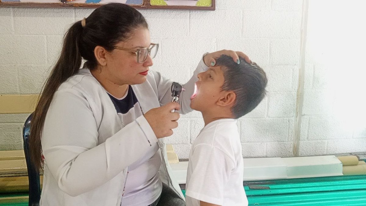 IpasmeOficial's tweet image. La Unidad Médica Ipasme Tovar brinda atención directa en las aulas a través del programa #VidaSaludable con Ipasme. En esta jornada, se atendieron a más de 750 estudiantes de la U.E.B. José Abraham Hernández, E.E. José Leonor de la Guerra y el Liceo Ezequiel Zamora. 🩺📚