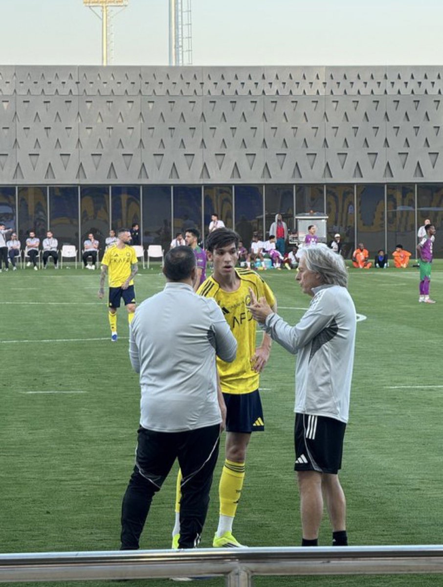 عالم النصر tweet media