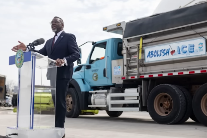 TopFighterPilot's tweet photo. This is @ChicagosMayor Brandon Johnson conducting a pep rally unveiling an "Abolish ICE" snow plow less than a week after Sheridan Gorman was gunned down by a criminal illegal immigrant HE should have turned over to ICE.
#TheLeftIsEvil
@TheDemocrats are Evil https://t.co/o05hYV5z6t