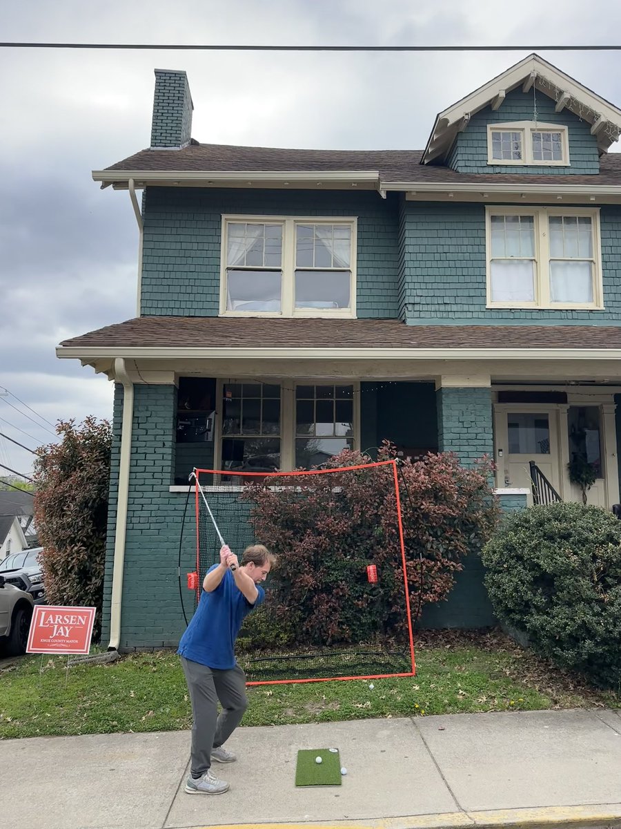 CPA_Doug69's tweet image. Chipping on the sidewalk #CBTM