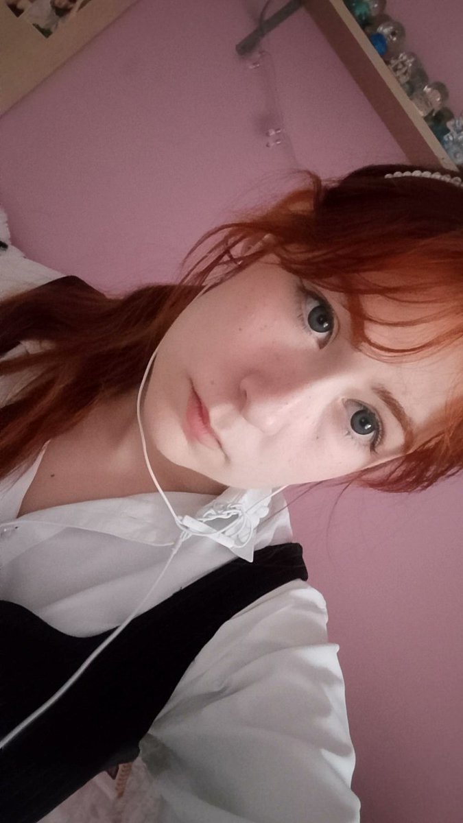 TINA: in stress mode ⬠💙 tweet media