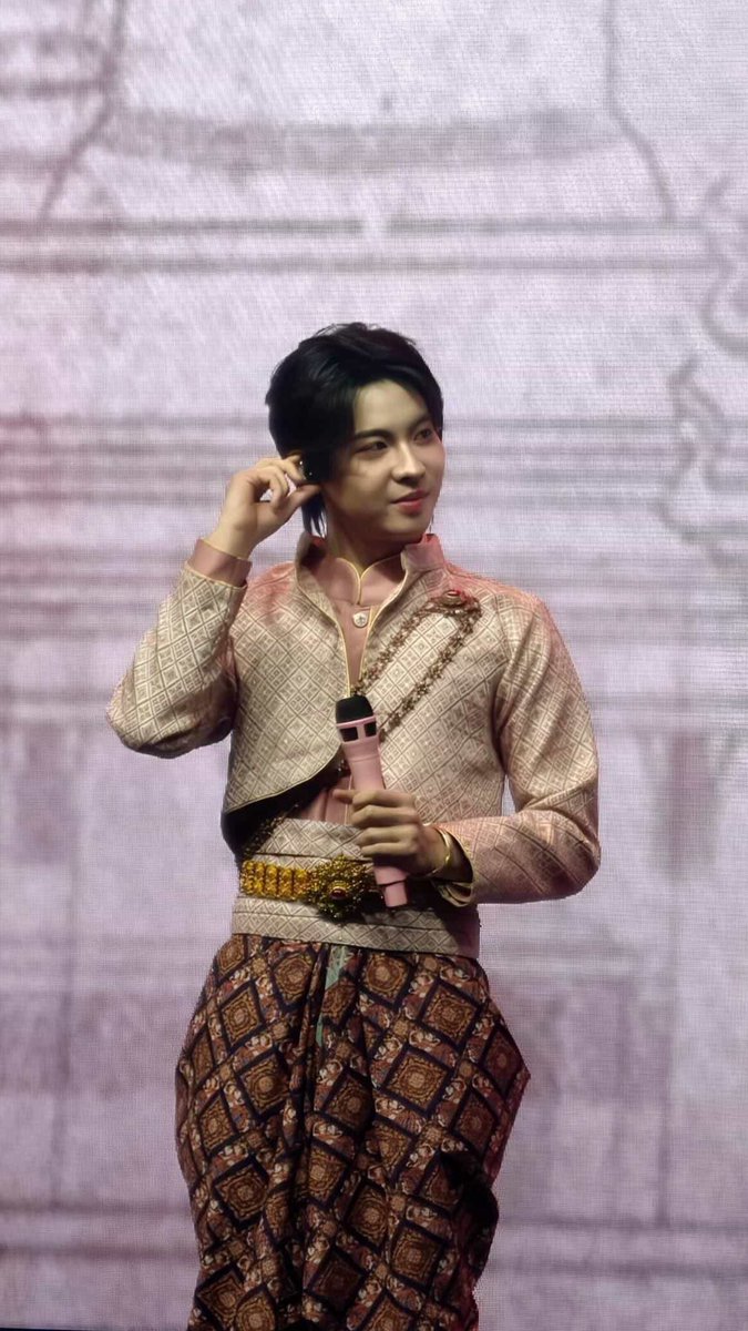 limmolly tweet media