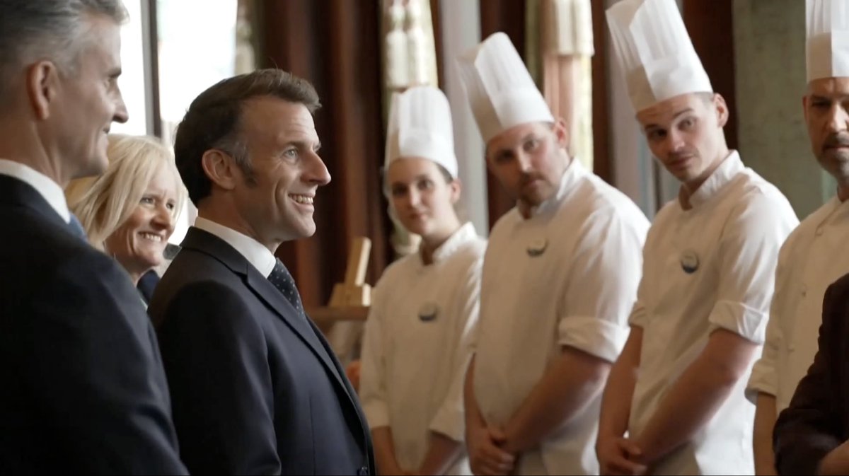 DLPWorks's tweet image. [News] 🚨⚠️ Historic visit at Disney Adventure World!

➡️ Emmanuel Macron is currently visiting #DisneyAdventureWorld, alongside Josh D’Amaro and Natacha Rafalski.
➡️ This marks a historic day for the resort, with the presence of a French President highlighting the national