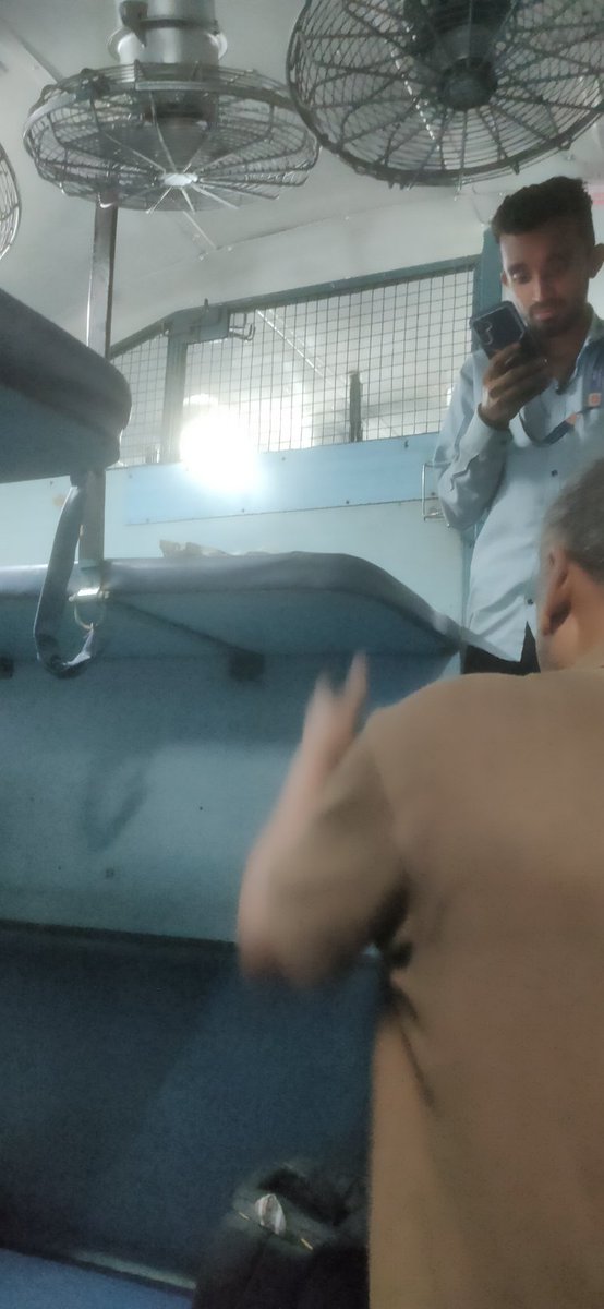 OfficeofAKD's tweet photo. Appreciate it. Done a fabulous job. Supportive staff. @RailwaySeva thank you for listening to us. https://t.co/rfuSesQzG4