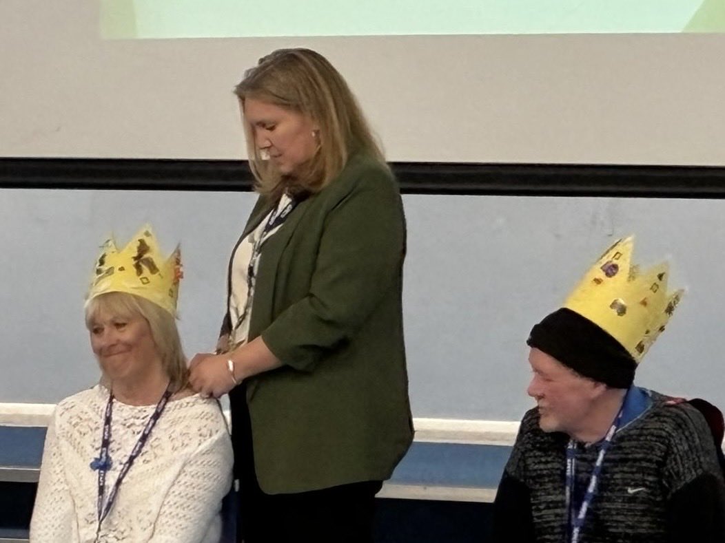 TheHermitage's tweet photo. This morning we surprised Mrs Noble, making her queen for the day to celebrate her 35 years continued service at The Hermitage Infants and Mr Stevens became king for the day following his 30 years of Caretaking at the infants and juniors A huge thank you to them both. 👑 https://t.co/VpkorUgCoh