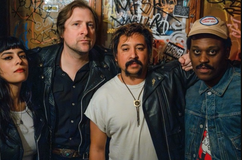 Dropthespotlight ✈️ tweet media