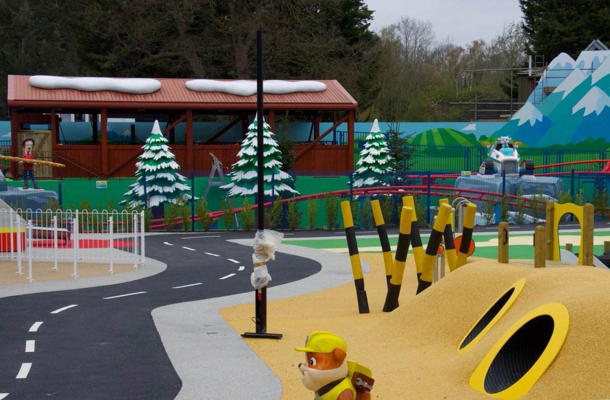 Chessington Buzz tweet media