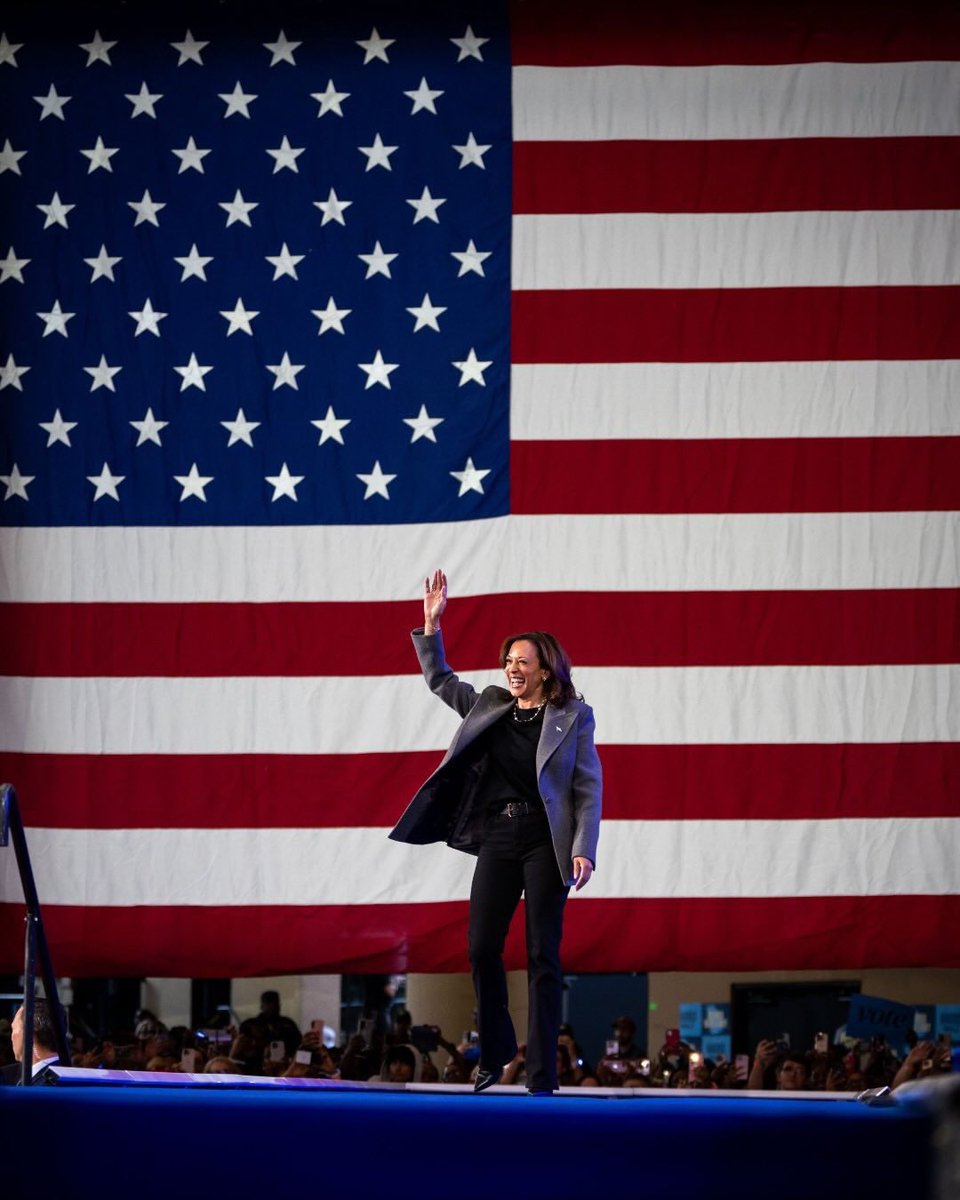 lindsay 🙈🏳️‍🌈 tweet media