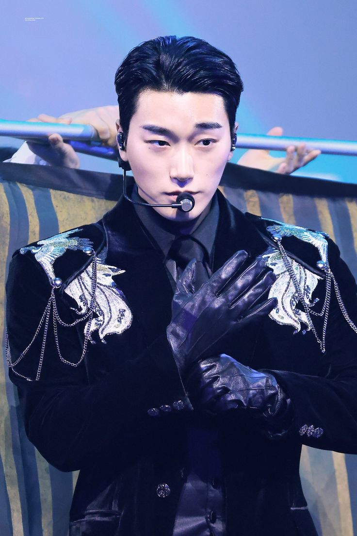 Choi San. tweet media