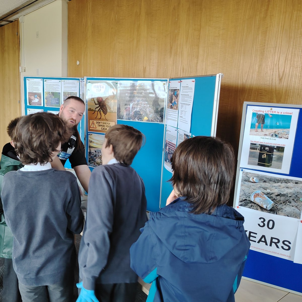 Hook Junior School tweet media