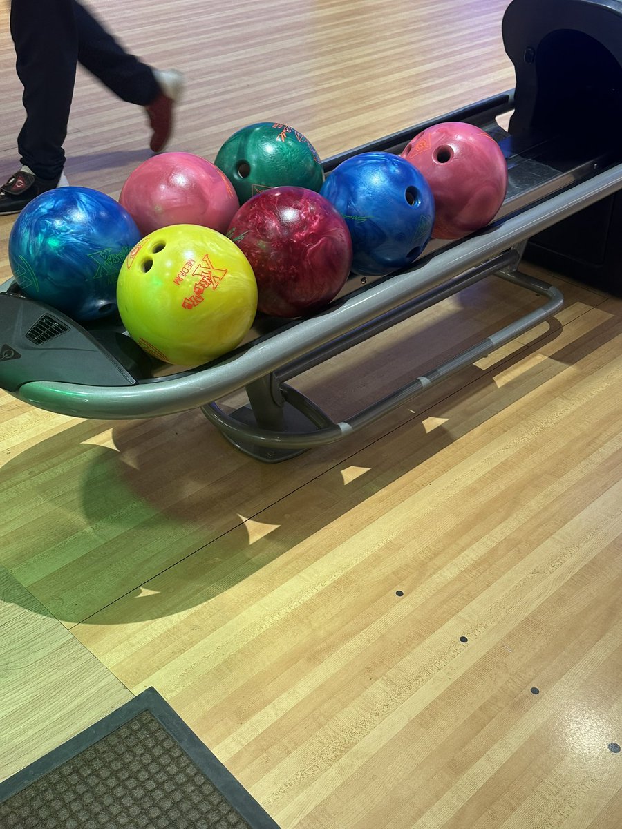 Renn🦖 tweet media