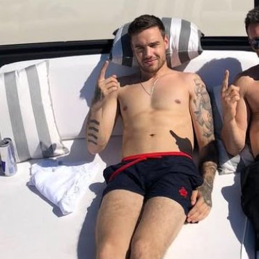 SunriseFIN's tweet photo. photo of Liam Payne in your timeline  🥰❤️ https://t.co/yMhiqE9e7B