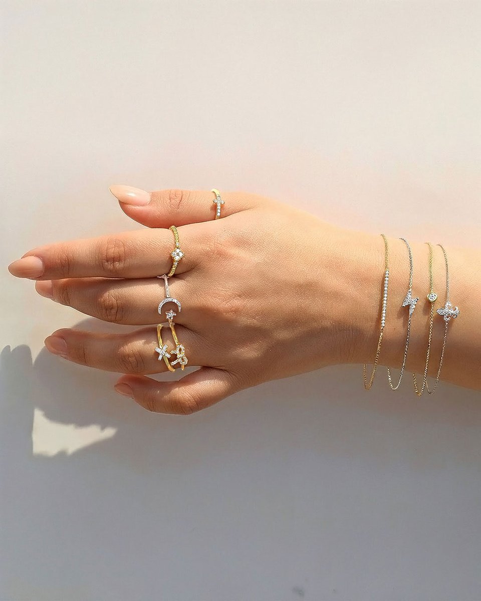 Ashi_Diamonds's tweet image. Subtle or Stunning? Turns out you can have both. ☀️ These petite gold and diamond layers prove that you don’t need to be loud to get noticed. 🔥

#RingStack #EarStack #DiamondJewelry #FineJewelry #ASHI