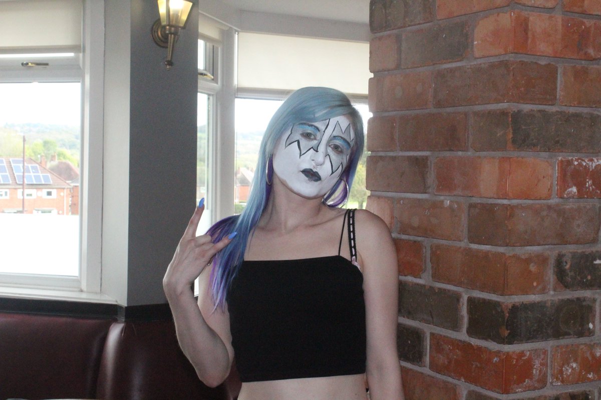 Sean Lindsay Armstrong tweet media