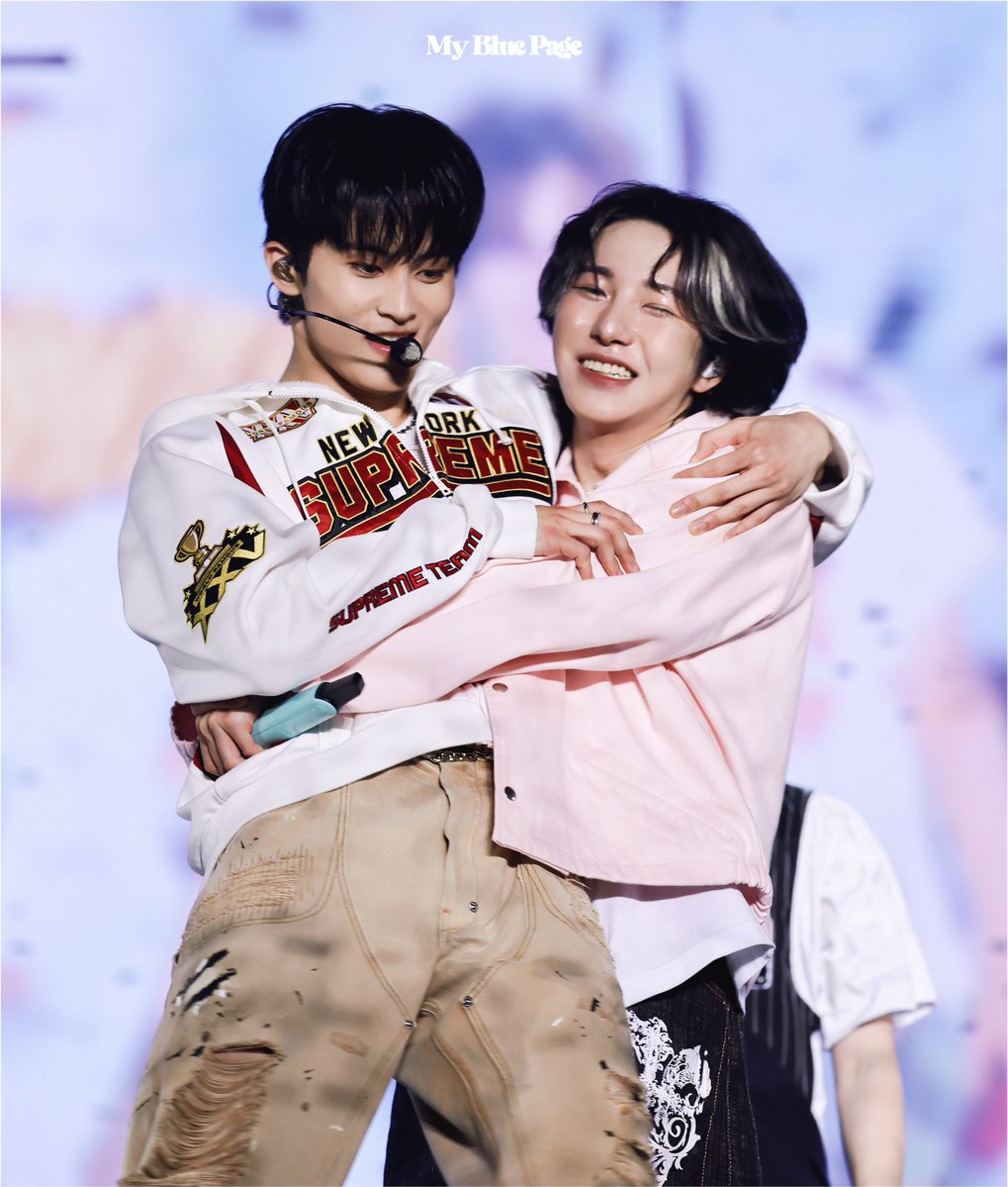 ᴍy ʙʟᴜᴇ ᴩᴀɢᴇ tweet media