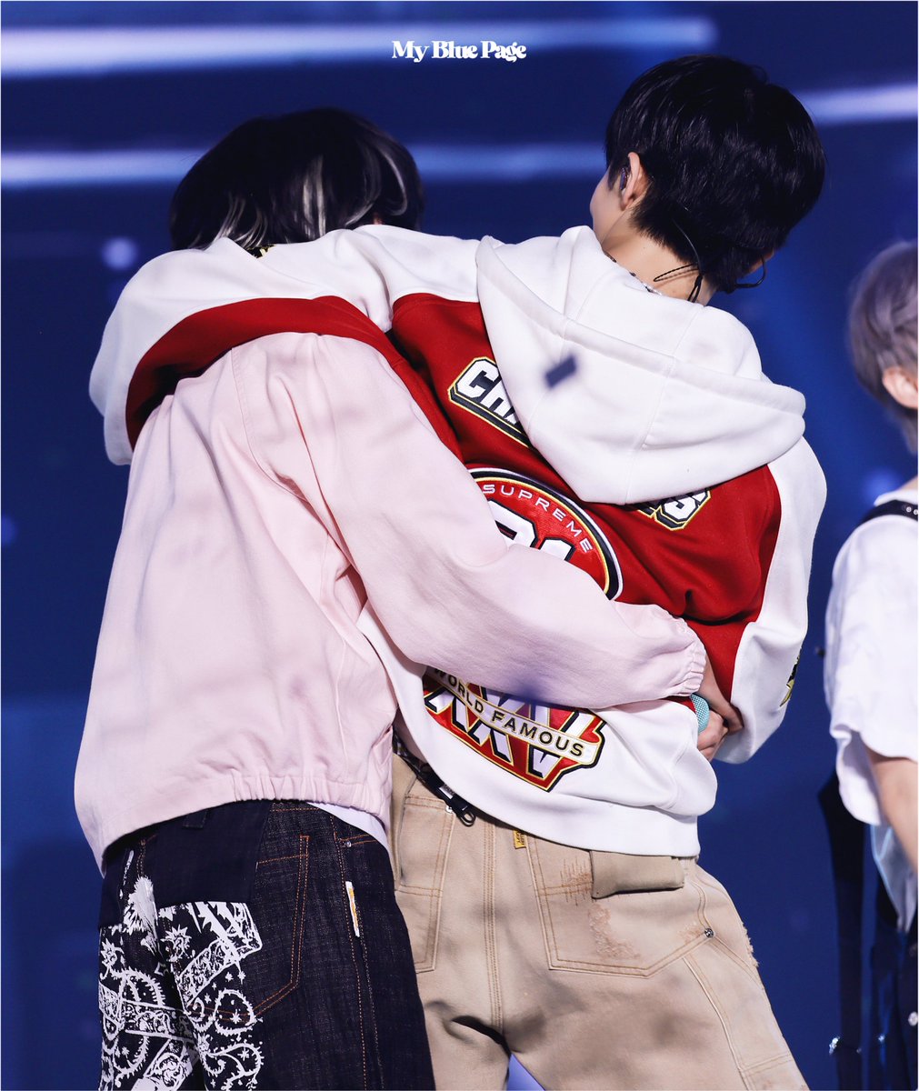 ᴍy ʙʟᴜᴇ ᴩᴀɢᴇ tweet media