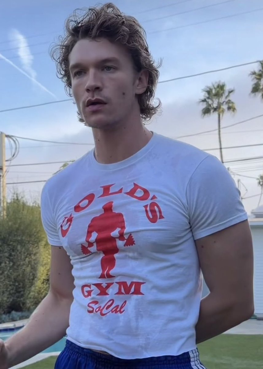 mimi is seeing bts ! 🪭 tweet media