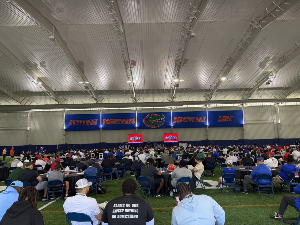 Nick de la Torre tweet media