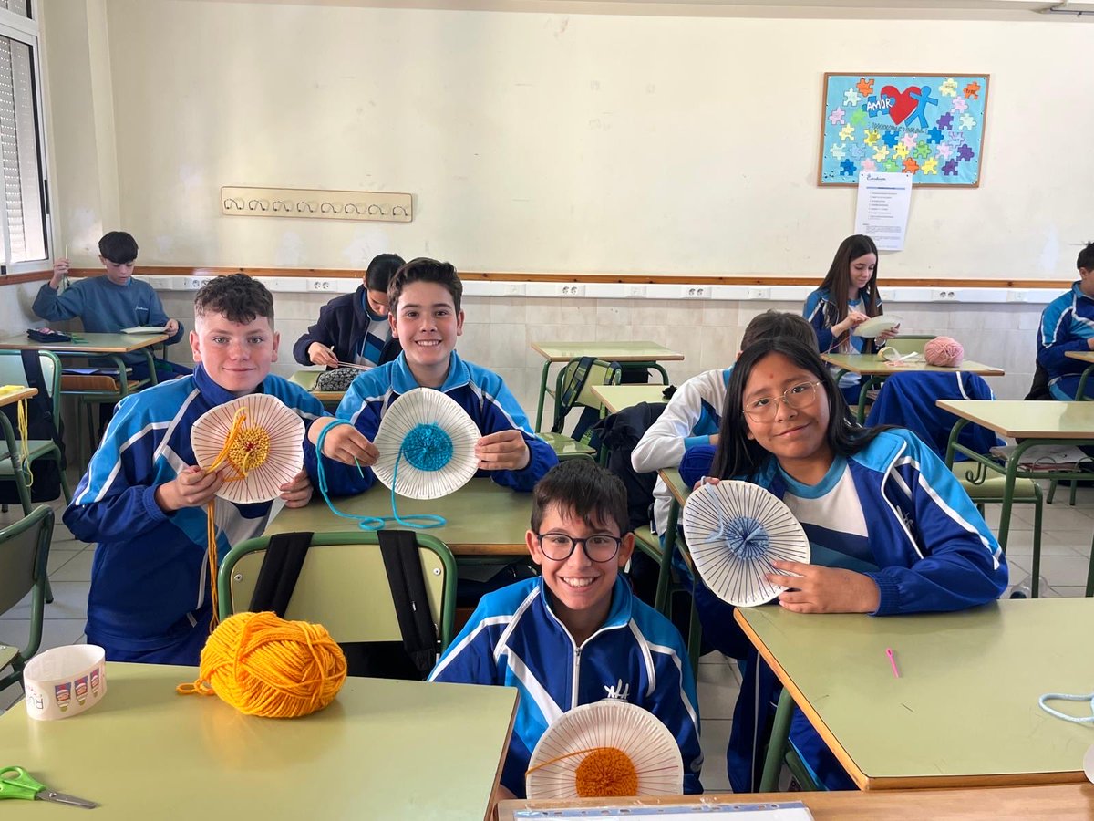 consolnules's tweet image. What a fantastic English Day! 🇮🇳🇬🇧

Under the theme "Ekta: the many colours of India" 🇮🇳, our students travelled to this diverse country without leaving the school! They have discovered India's rich culture and they have practiced their English.

#EnglishDay #Ekta #Incondicional