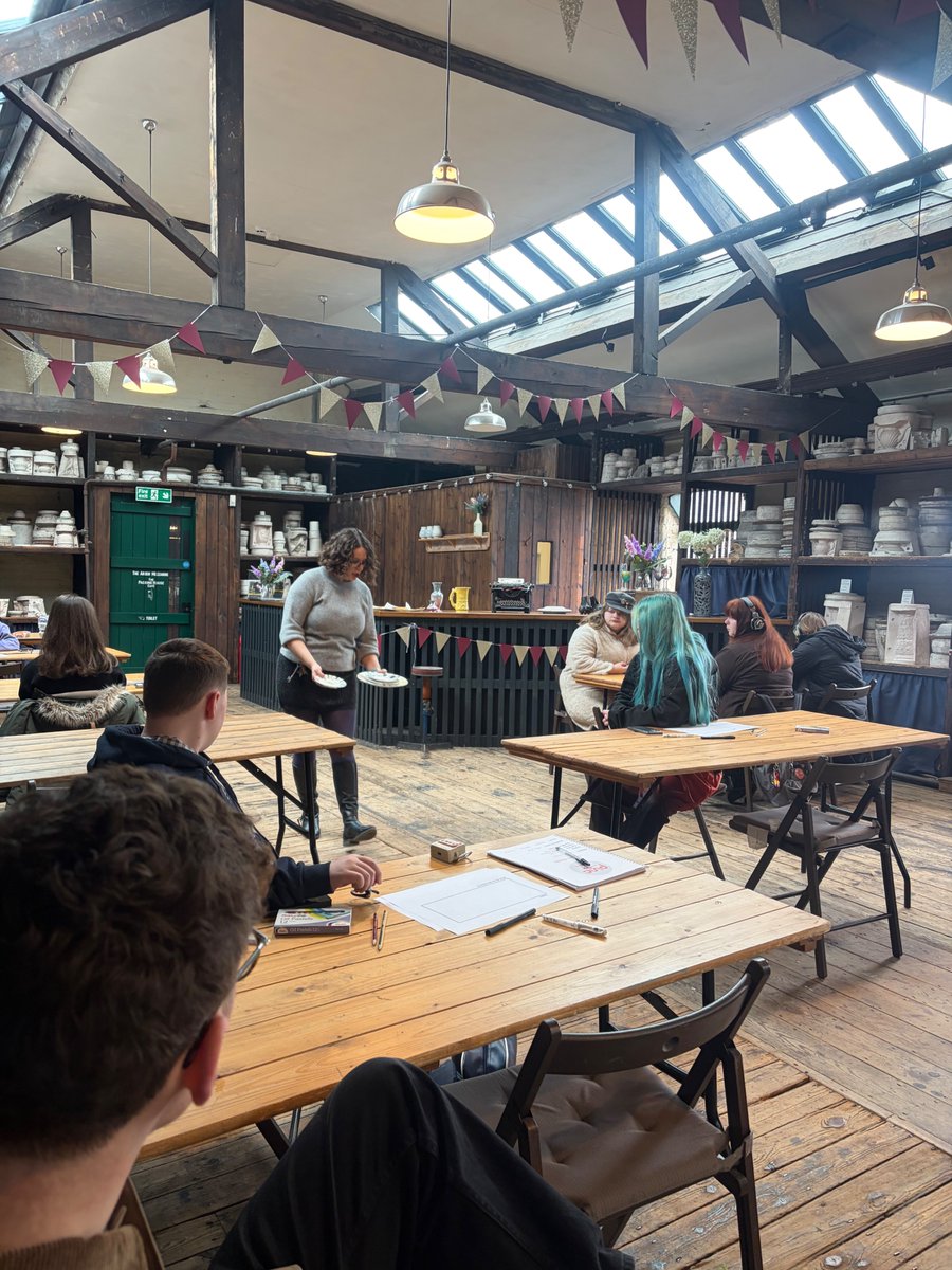 Pinc College. tweet media