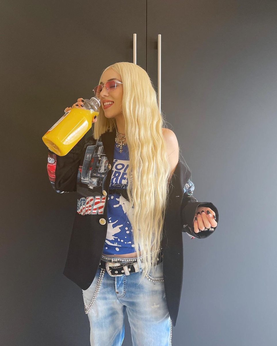 Info Ava Max tweet media