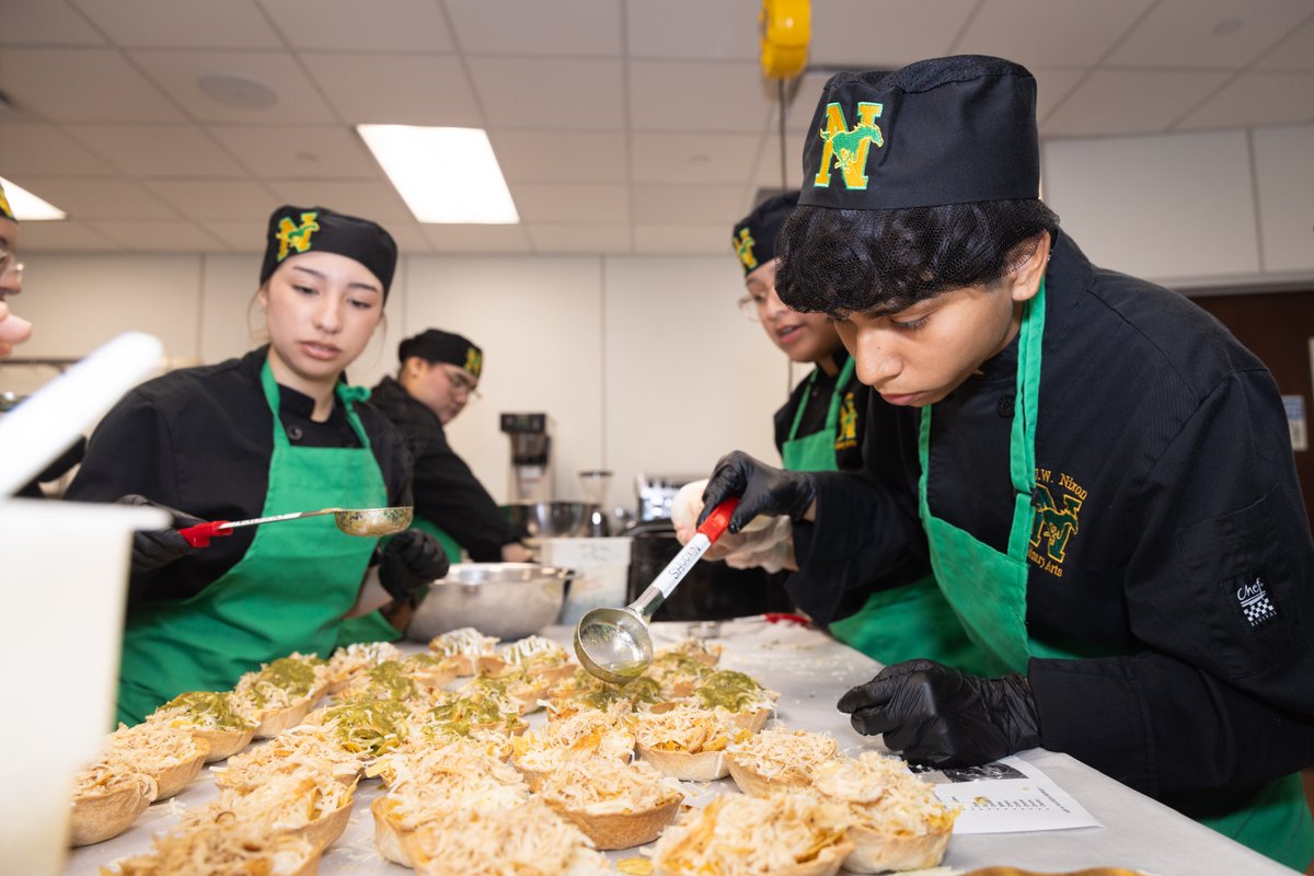 Laredo College tweet media