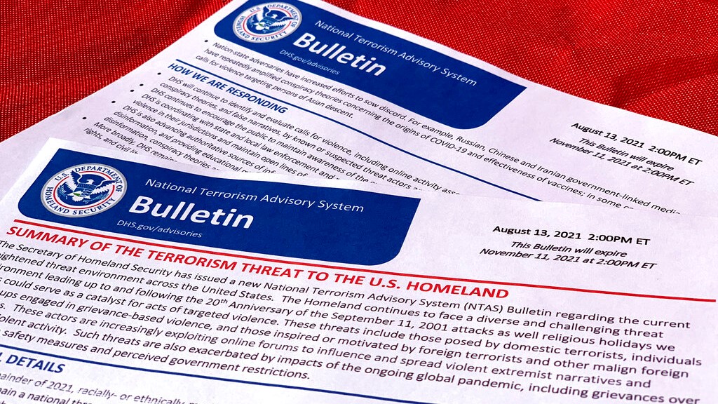 SoundOfHope_SOH's tweet image. 參議院通過DHS撥款法案但排除移民執法部門 兩黨分歧持續 美國 #參議院 一致通過一項臨時撥款法案，為 #國土安全部 （ #DHS ）大部分機構提供資金，但將移民和海關執法局（ICE）及部分海關和邊境保護（CBP）部門排除在外。該法案將提交眾議院表決。此舉反映出兩黨在移民執法政策上的持續分歧。