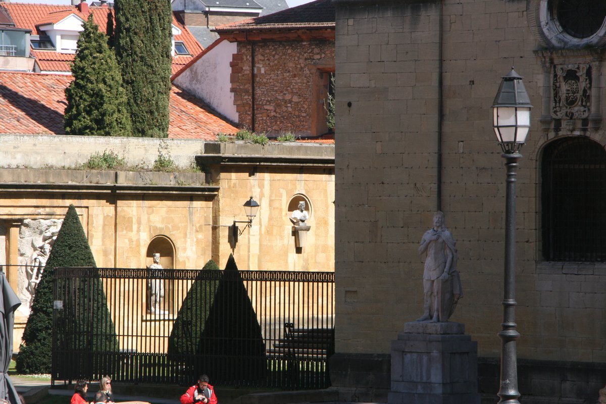 Historia de Oviedo tweet media