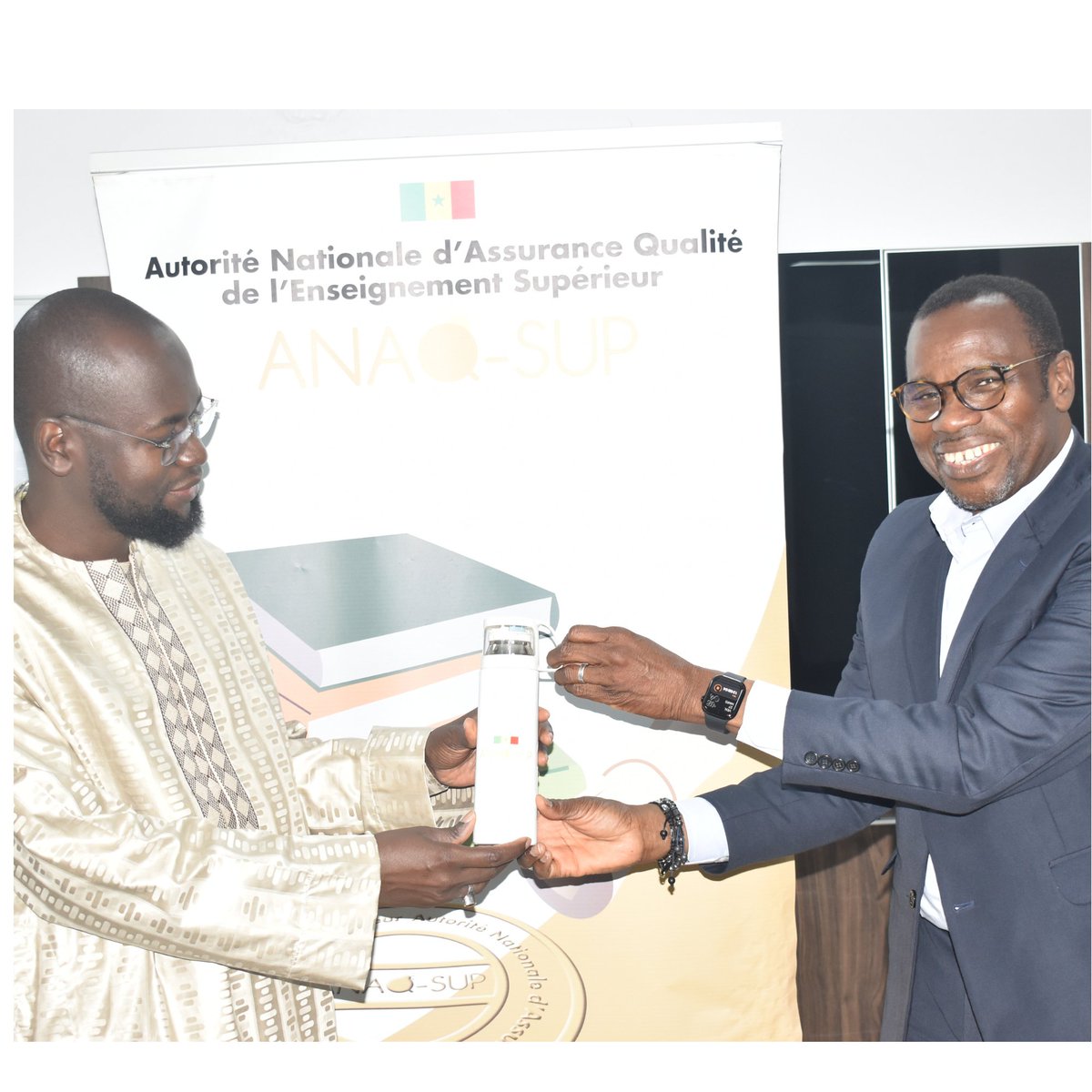 ANAQ-SUP tweet media