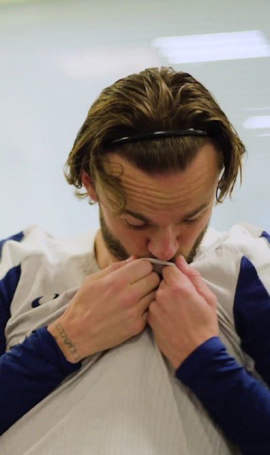 أوغست tweet media