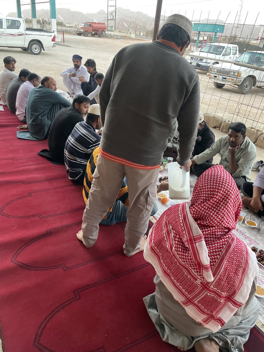 brmodhih's tweet photo. جمعية  البر بالمضيح نفذت مشروع افطار صائم لعام ١٤٤٧ بعد موافقة المركز الوطني مشكوراً . لتفطير ١٥٠٠صائم.
رئيس واعضاء الجمعية يرفعون شكرهم لرئيس المركز الوطني وجميع العاملين لجهودهم وحرصهم بدعم الجمعيات الخيرية لتحقيق مستهدفات رؤية المملكة 2030 
رئيس مجلس الإدارة د.زيد عماش الهبيرة https://t.co/FMpEqu20s3