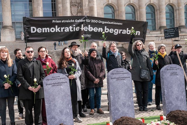 Jan A. Karon tweet media