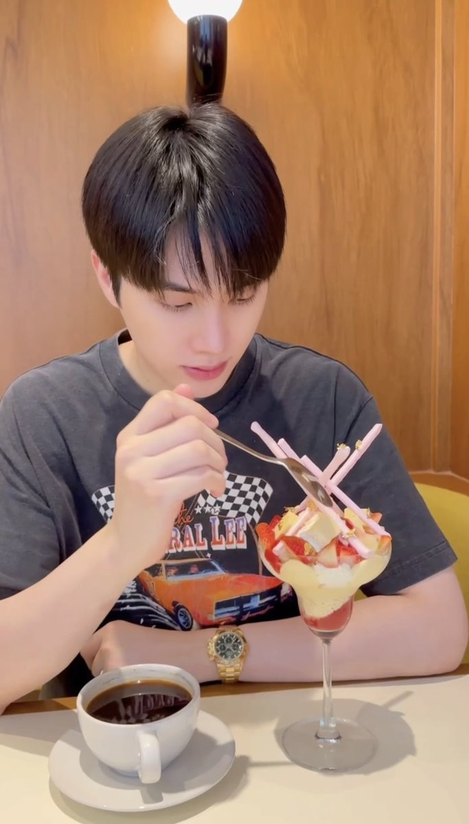 ✱ บลูแอง ◡̎ tweet media