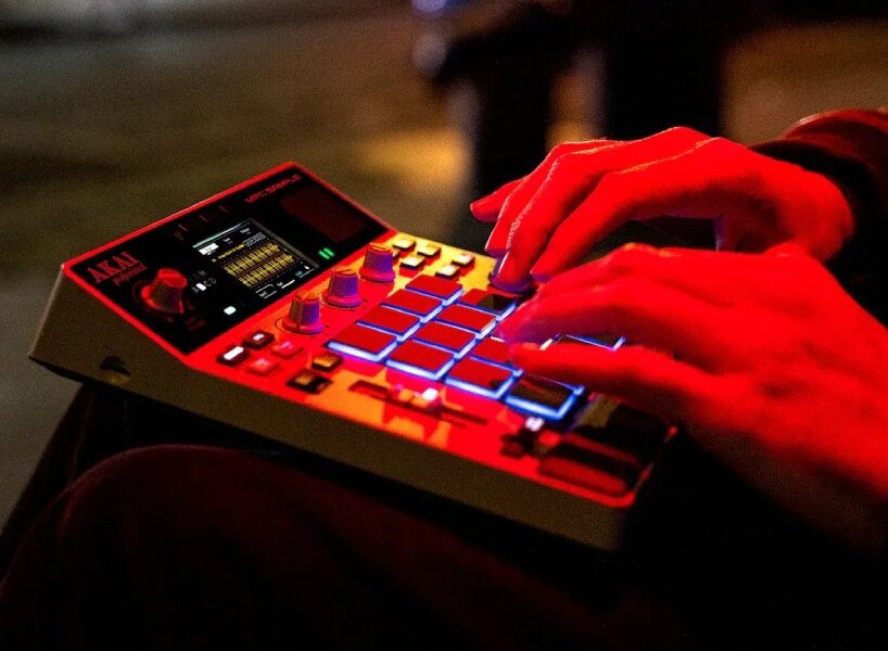 designboom's tweet image. portable #retrofuturistic sampler plays tracks through embedded speaker for on-the-go DJ set designboom.com/technology/por…