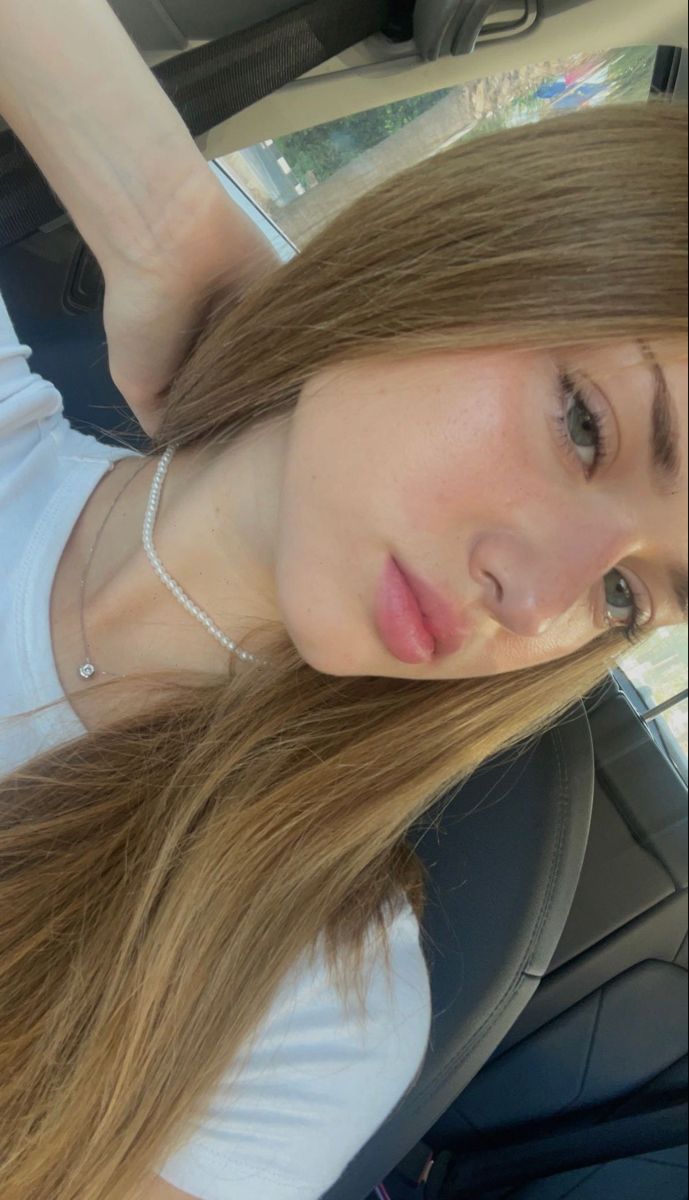 WhiteBabyFac's tweet image. Feminism puts too much pressure on women to be ambitious and compete with men, when we should really be getting married, having babies, and raising ambitious sons.