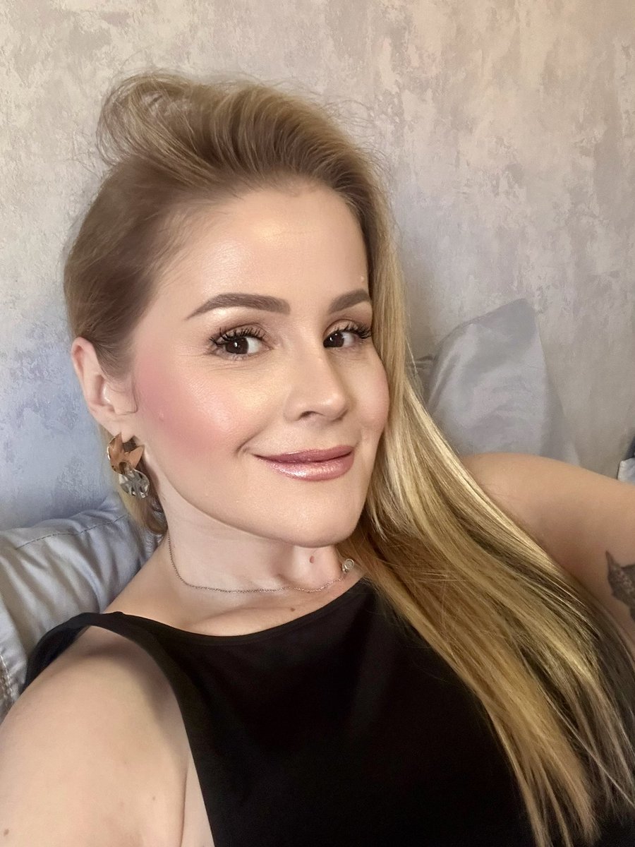 carol oliva 🚩 tweet media