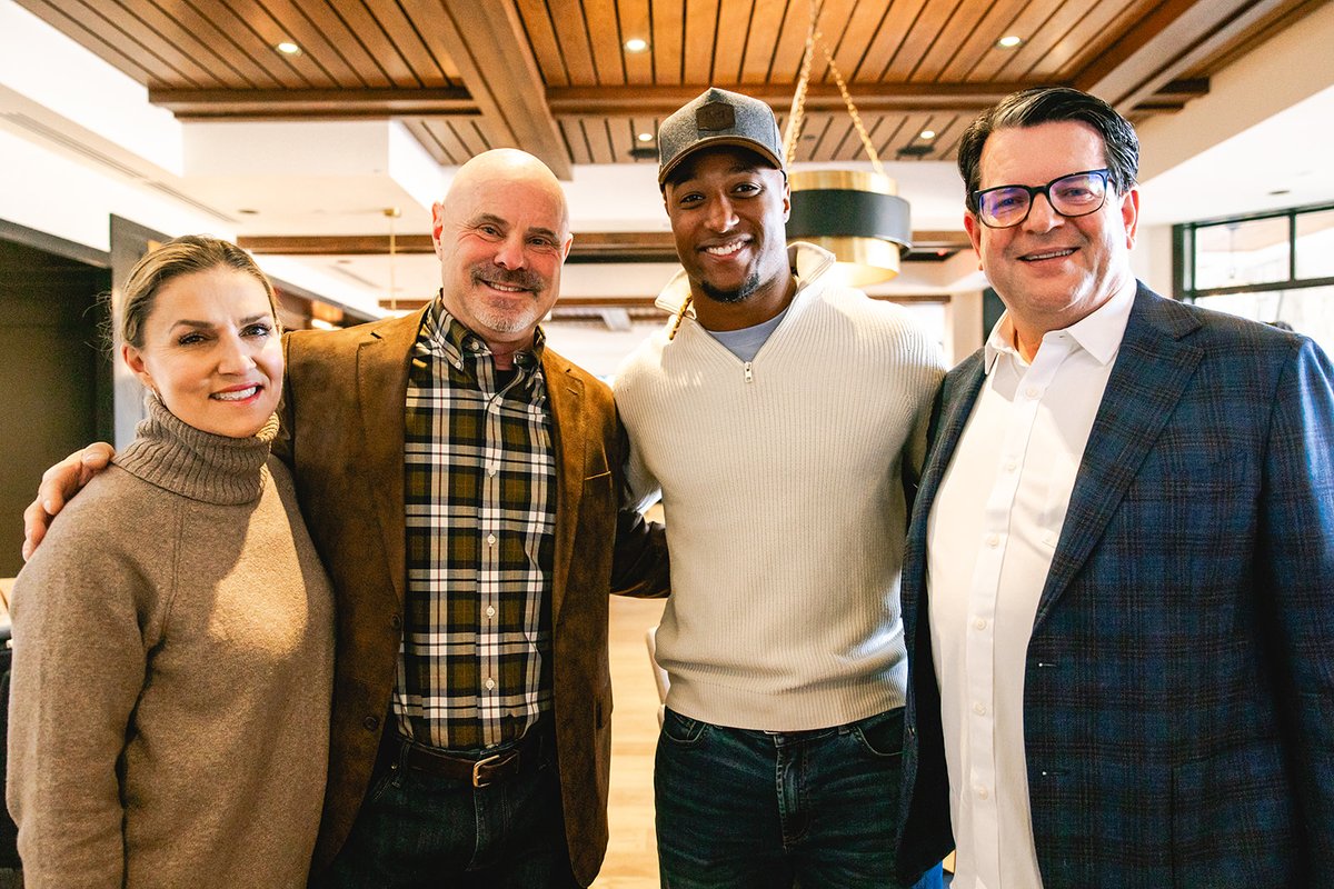 jreidindeed's tweet image. During Justin's visit to KC last month, we had a quick coffee catch up with our local donors and good friends of JReid Indeed ☕️

#jreidindeed #techeducation #youthempowerment #jreidindeedfoundation