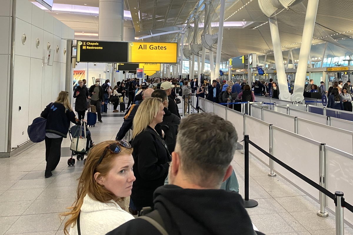 PAX_news's tweet image. U.S. moves to pay #TSA workers as airport delays intensify amid shutdown. paxnews.com/news/airline/u… #aviation